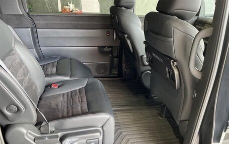 Honda Stepwgn, 2023 год, 1 870 000 рублей, 13 фотография