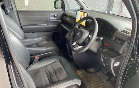 Honda Stepwgn, 2023 год, 1 870 000 рублей, 9 фотография