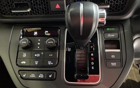 Honda Stepwgn, 2023 год, 1 870 000 рублей, 12 фотография