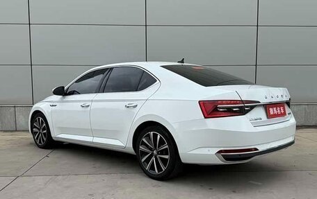 Skoda Superb III рестайлинг, 2022 год, 1 570 000 рублей, 4 фотография