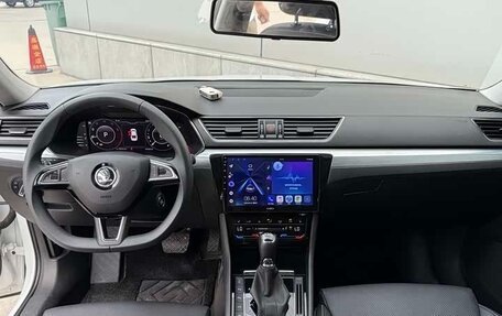 Skoda Superb III рестайлинг, 2022 год, 1 570 000 рублей, 7 фотография