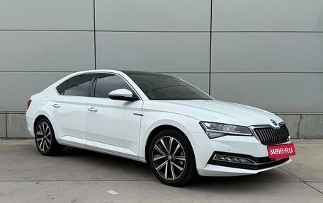 Skoda Superb III рестайлинг, 2022 год, 1 570 000 рублей, 3 фотография