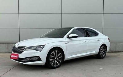 Skoda Superb III рестайлинг, 2022 год, 1 570 000 рублей, 1 фотография
