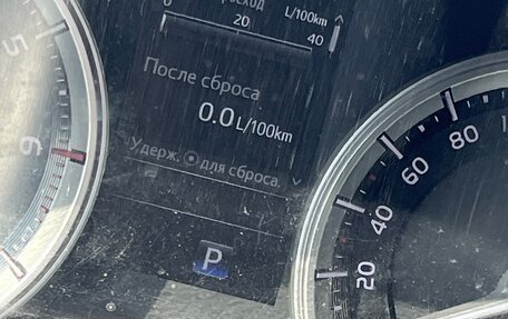 Toyota Land Cruiser 200, 2020 год, 7 800 000 рублей, 8 фотография