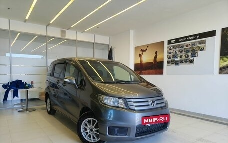Honda Freed I, 2011 год, 999 000 рублей, 3 фотография