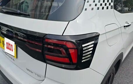 Volkswagen T-Cross I, 2023 год, 1 830 000 рублей, 6 фотография