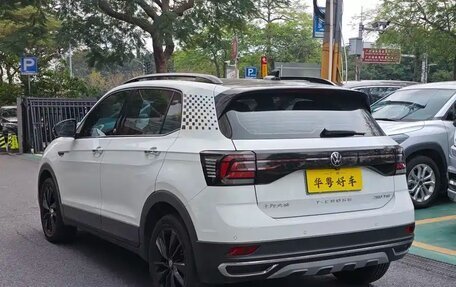 Volkswagen T-Cross I, 2023 год, 1 830 000 рублей, 3 фотография