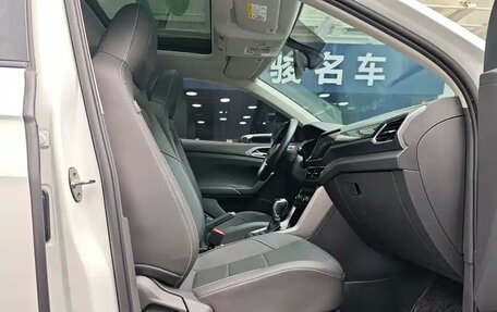 Volkswagen T-Cross I, 2023 год, 1 830 000 рублей, 12 фотография