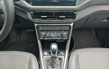 Volkswagen T-Cross I, 2023 год, 1 830 000 рублей, 17 фотография
