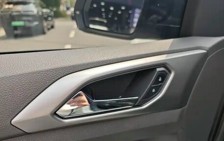 Volkswagen T-Cross I, 2023 год, 1 830 000 рублей, 23 фотография
