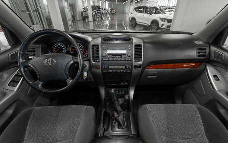 Toyota Land Cruiser Prado 120 рестайлинг, 2008 год, 2 100 000 рублей, 8 фотография