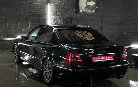 Mercedes-Benz E-Класс, 2003 год, 950 000 рублей, 1 фотография