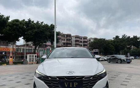 Hyundai Elantra, 2022 год, 1 070 000 рублей, 4 фотография