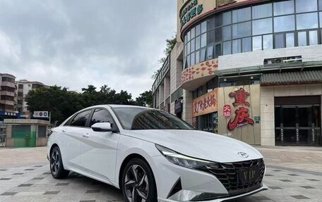 Hyundai Elantra, 2022 год, 1 070 000 рублей, 2 фотография