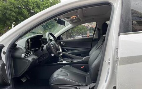 Hyundai Elantra, 2022 год, 1 070 000 рублей, 9 фотография