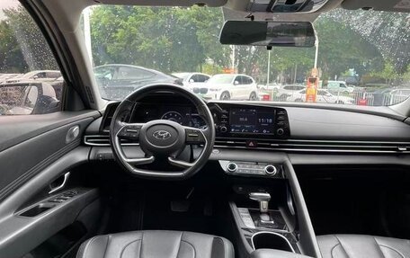 Hyundai Elantra, 2022 год, 1 070 000 рублей, 6 фотография