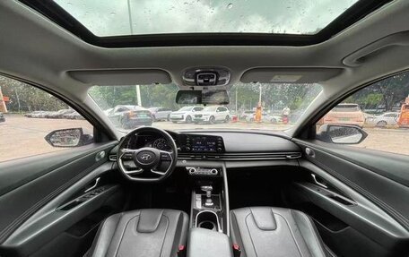 Hyundai Elantra, 2022 год, 1 070 000 рублей, 8 фотография