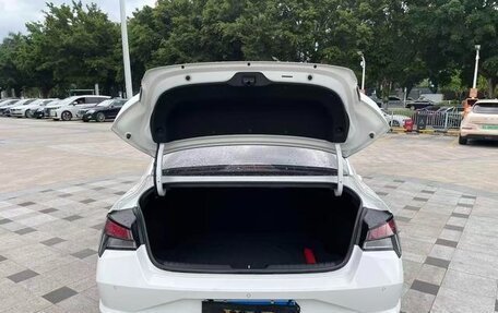 Hyundai Elantra, 2022 год, 1 070 000 рублей, 7 фотография