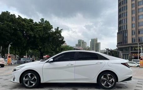 Hyundai Elantra, 2022 год, 1 070 000 рублей, 11 фотография