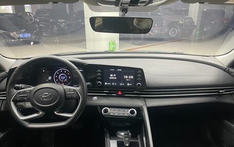 Hyundai Elantra, 2022 год, 1 110 000 рублей, 8 фотография