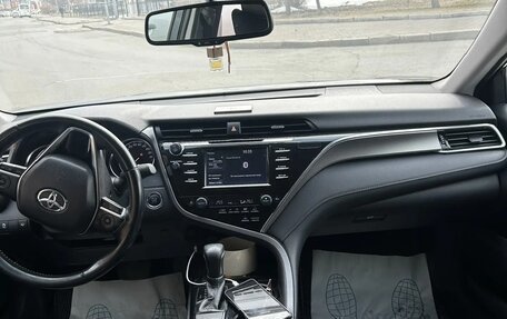 Toyota Camry, 2020 год, 2 500 000 рублей, 8 фотография