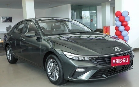 Hyundai Elantra, 2025 год, 1 550 000 рублей, 4 фотография