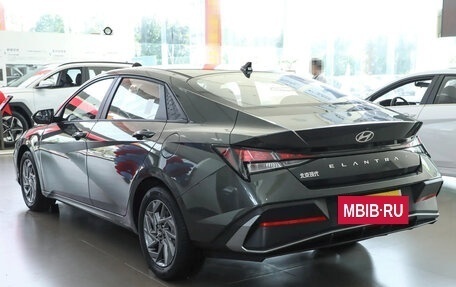 Hyundai Elantra, 2025 год, 1 550 000 рублей, 3 фотография