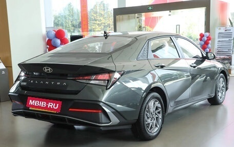 Hyundai Elantra, 2025 год, 1 550 000 рублей, 2 фотография