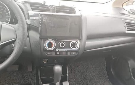 Honda Fit III, 2019 год, 910 007 рублей, 12 фотография