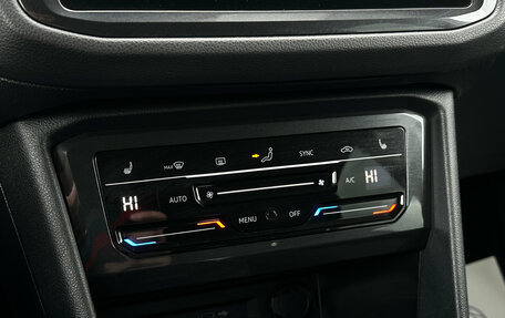 Volkswagen Tiguan II, 2021 год, 3 099 000 рублей, 11 фотография