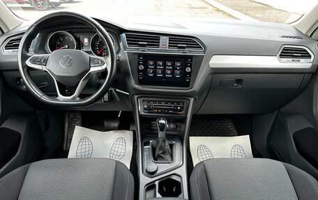 Volkswagen Tiguan II, 2021 год, 3 099 000 рублей, 6 фотография