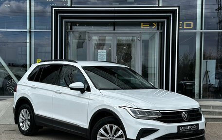 Volkswagen Tiguan II, 2021 год, 3 099 000 рублей, 3 фотография