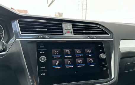 Volkswagen Tiguan II, 2021 год, 3 099 000 рублей, 9 фотография