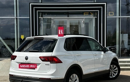 Volkswagen Tiguan II, 2021 год, 3 099 000 рублей, 4 фотография