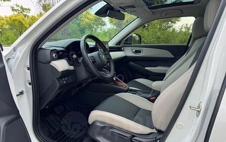 Honda Vezel, 2023 год, 1 740 000 рублей, 8 фотография