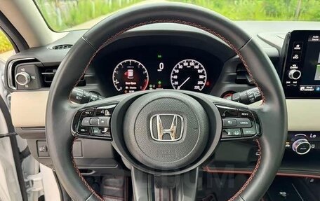Honda Vezel, 2023 год, 1 740 000 рублей, 12 фотография