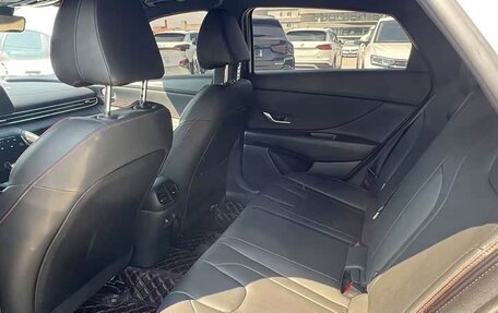 Hyundai Elantra, 2022 год, 1 310 000 рублей, 10 фотография