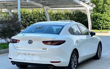 Mazda 3, 2023 год, 1 600 000 рублей, 4 фотография