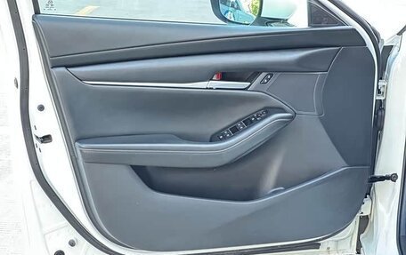 Mazda 3, 2023 год, 1 600 000 рублей, 14 фотография