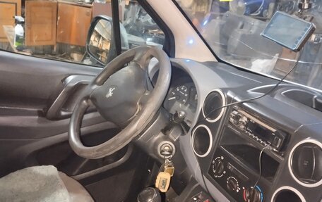 Peugeot Partner II рестайлинг 2, 2015 год, 1 500 000 рублей, 4 фотография