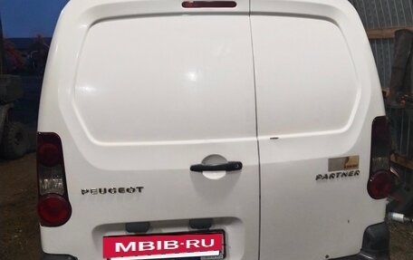 Peugeot Partner II рестайлинг 2, 2015 год, 1 500 000 рублей, 2 фотография