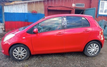 Toyota Yaris III рестайлинг, 2008 год, 620 000 рублей, 2 фотография