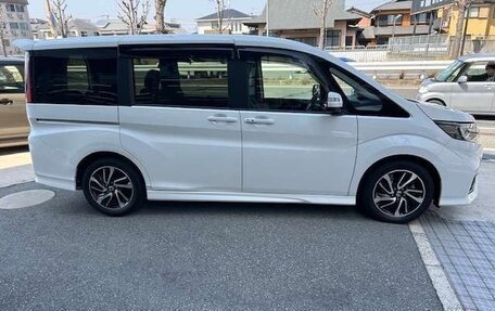 Honda Stepwgn IV, 2022 год, 1 995 000 рублей, 4 фотография