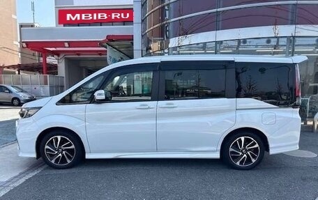 Honda Stepwgn IV, 2022 год, 1 995 000 рублей, 3 фотография