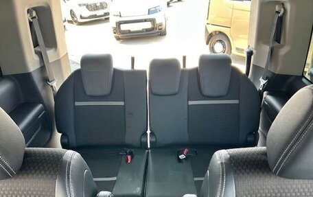 Honda Stepwgn IV, 2022 год, 1 995 000 рублей, 10 фотография