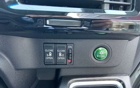 Honda Stepwgn IV, 2022 год, 1 995 000 рублей, 17 фотография