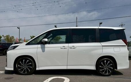 Toyota Noah, 2024 год, 3 290 000 рублей, 4 фотография