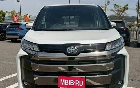Toyota Noah, 2024 год, 3 290 000 рублей, 2 фотография