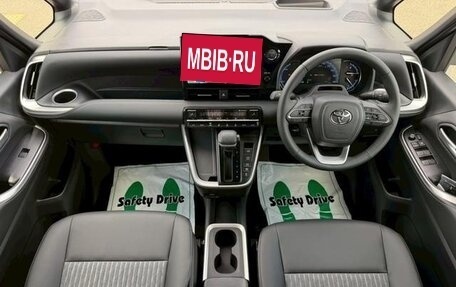 Toyota Noah, 2024 год, 3 290 000 рублей, 20 фотография