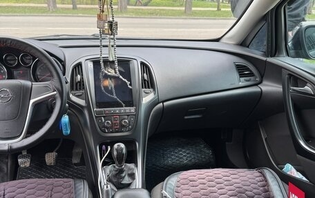 Opel Astra J, 2011 год, 660 000 рублей, 2 фотография